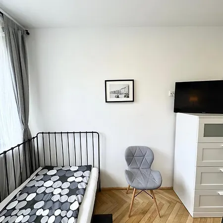 Kamienna Gora Apartman